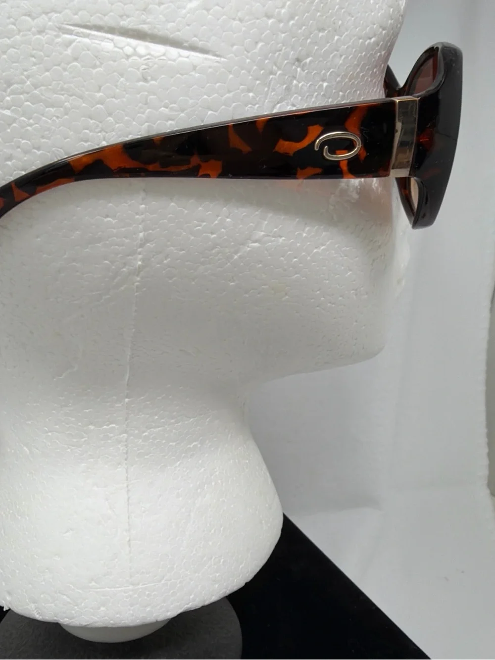 Oscar de la Renta Oversized Tortoiseshell Sunglasses with Brown Gradient Lenses